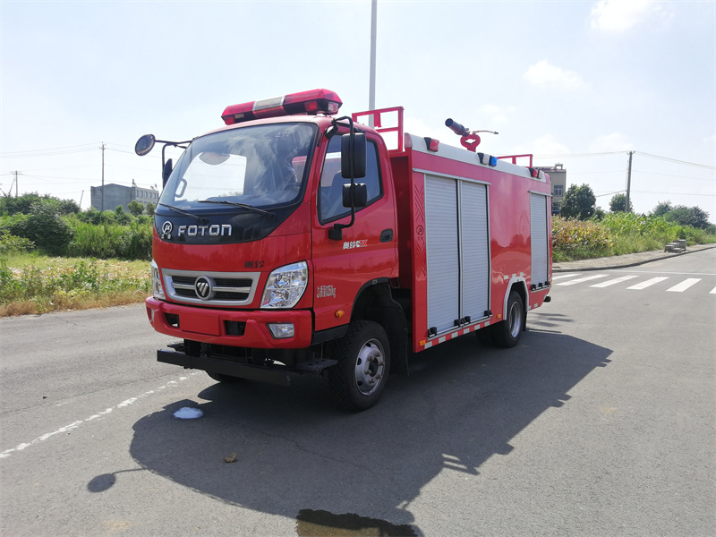 福田四驅(qū)2.5噸水罐消防車(chē)