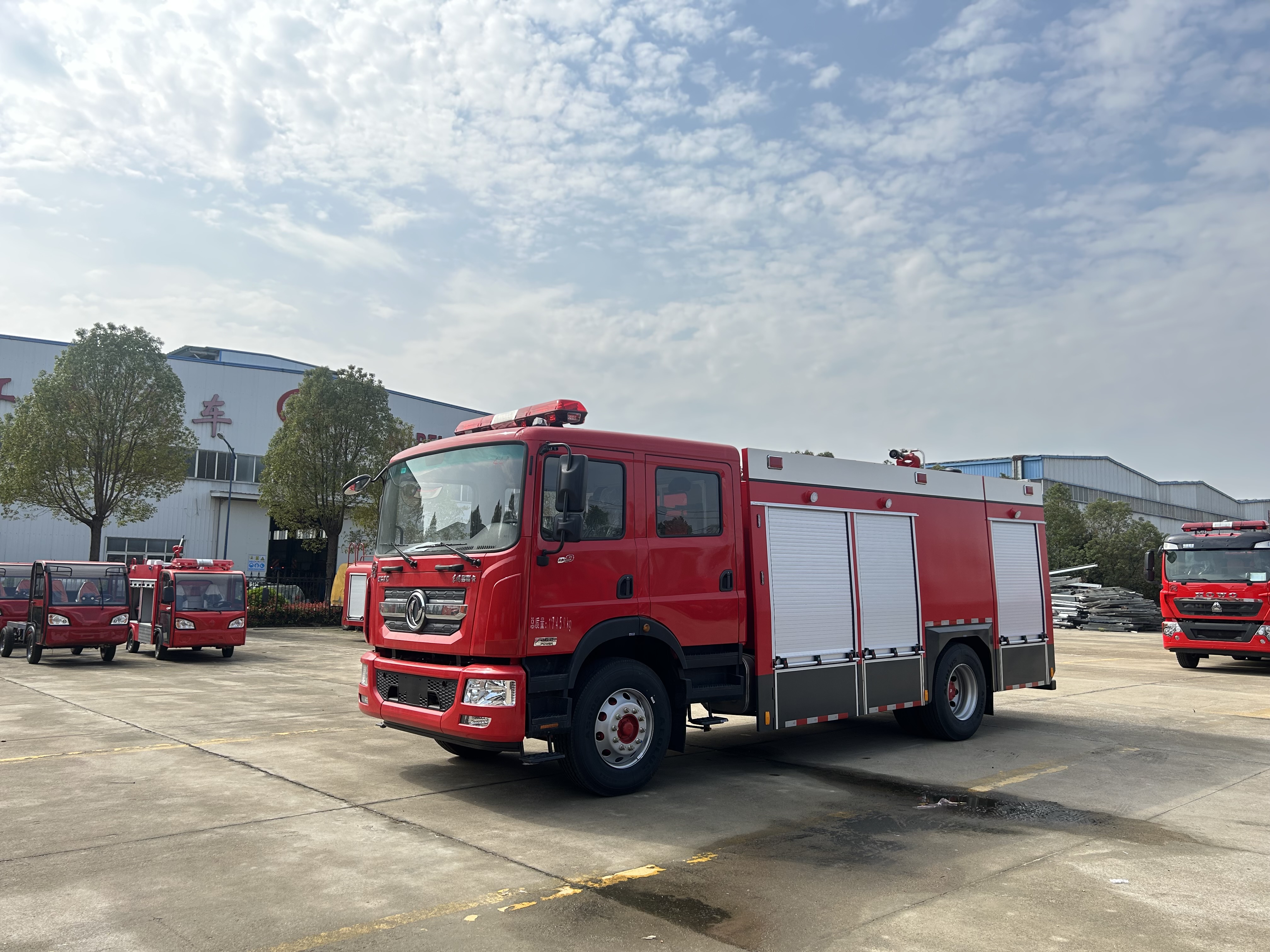 東風(fēng)D9  8噸水罐消防車(chē)