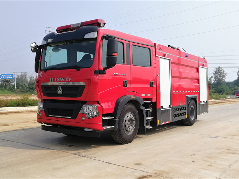 豪沃8噸水罐消防車(chē)