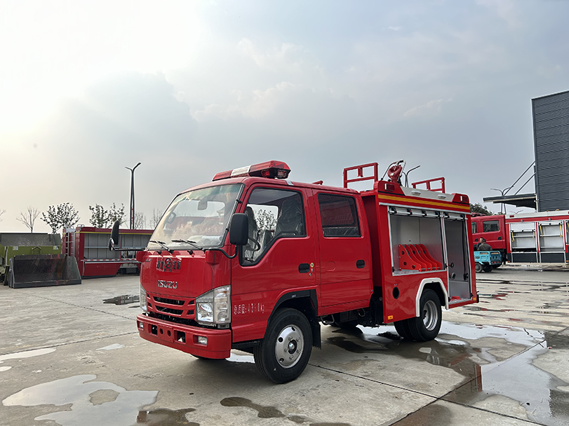藍(lán)牌慶鈴雙排水罐消防車(chē)