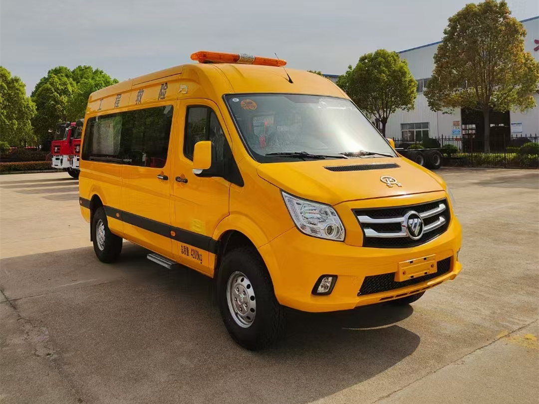 福田四驅(qū)10-13座運(yùn)兵車(chē)（救險(xiǎn)車(chē))