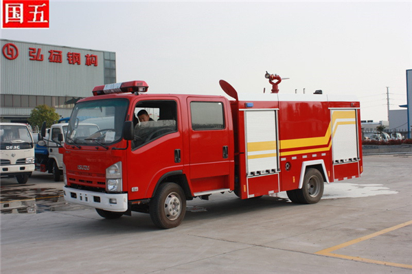 五十鈴牌700P3噸水罐消防車(chē)