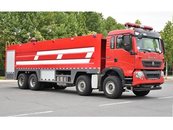 重汽豪沃25噸水罐消防車(chē)