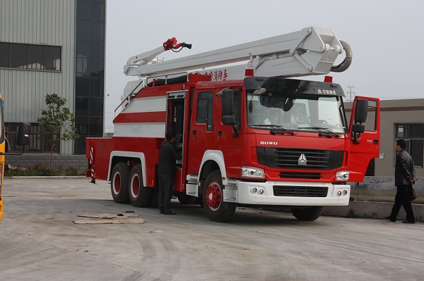 重汽豪沃26米舉高噴射消防車(chē)
